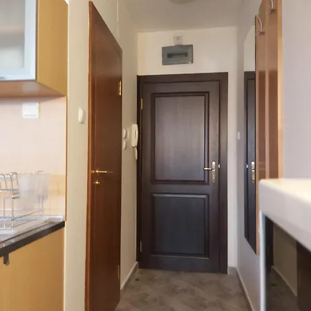 апартамент-студио б4-4-1 божурленд Apartment