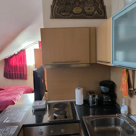 апартамент-студио б4-4-1 божурленд Appartement